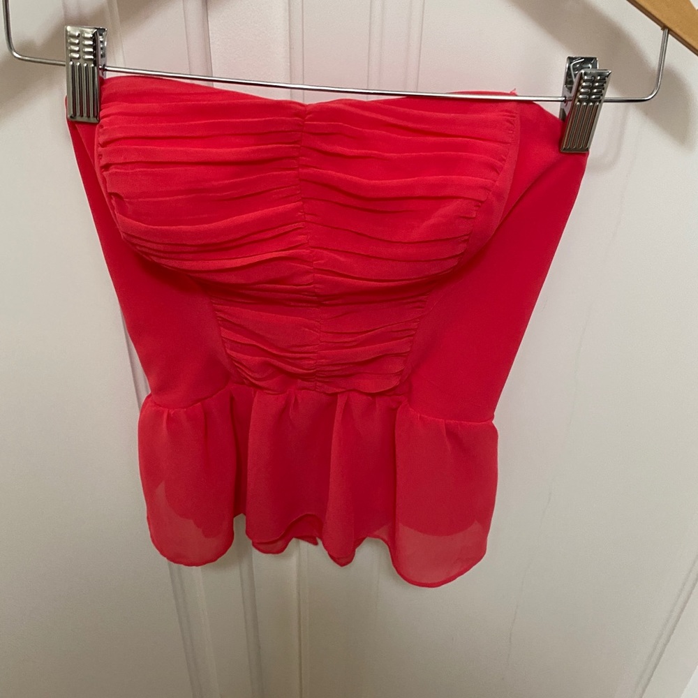 Guess  size xs hot pink off shoulders